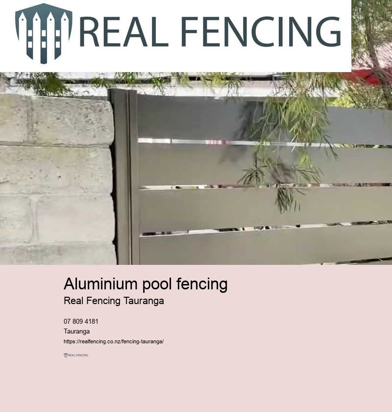 Aluminium pool fencing