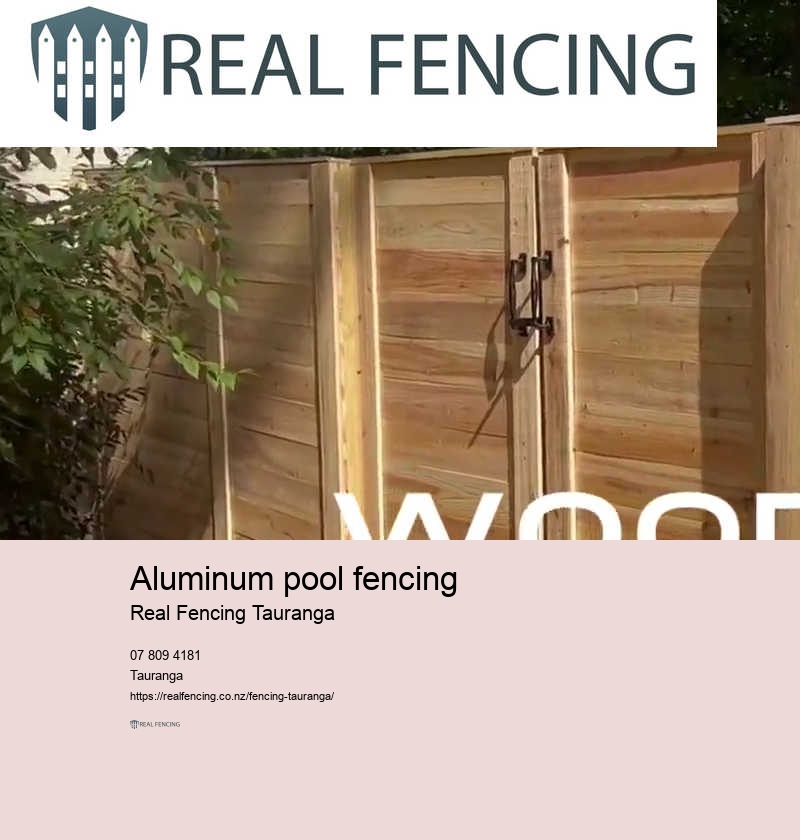 Aluminum pool fencing